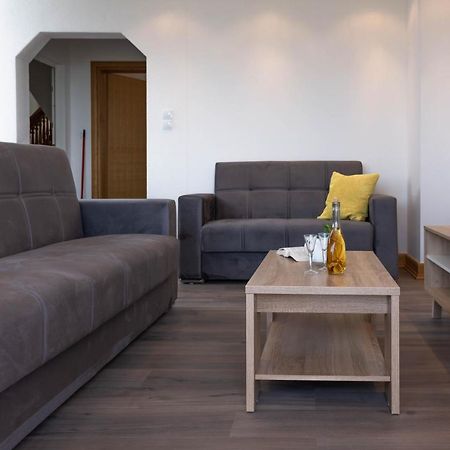Apartmani Sandra Kaštela Exterior foto